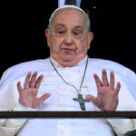 Papa Francesco, condizioni stabili, lievi miglioramenti ai polmoni