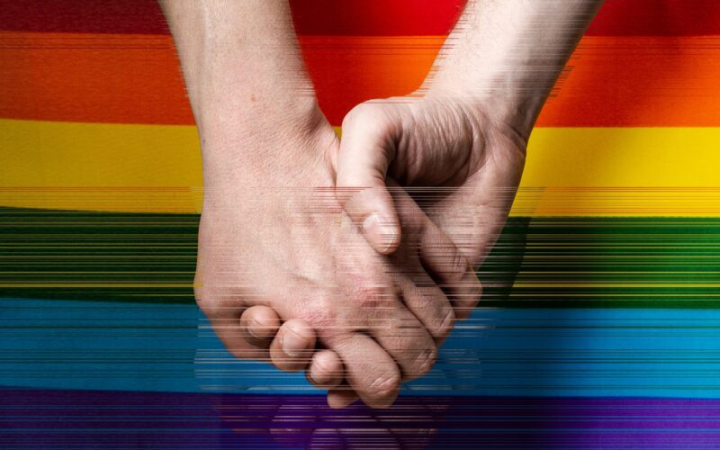 Cassino, perseguita coppia gay: “Mi avete contagiato”