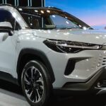 Toyota Corolla Cross 2025: restyling leggero ma efficace