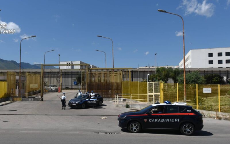 Palermo: droga e cellulari in carcere, 12 arresti, corrotti agenti penitenziari