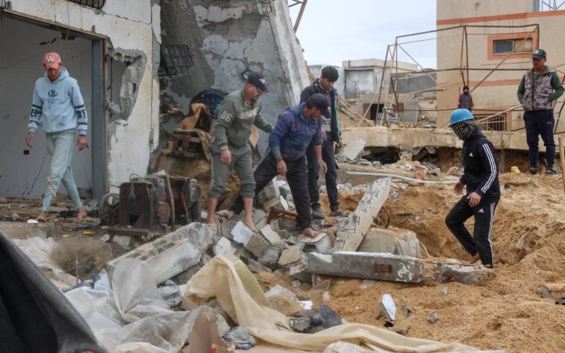 Israele estende l’offensiva su Gaza, via libera a piano