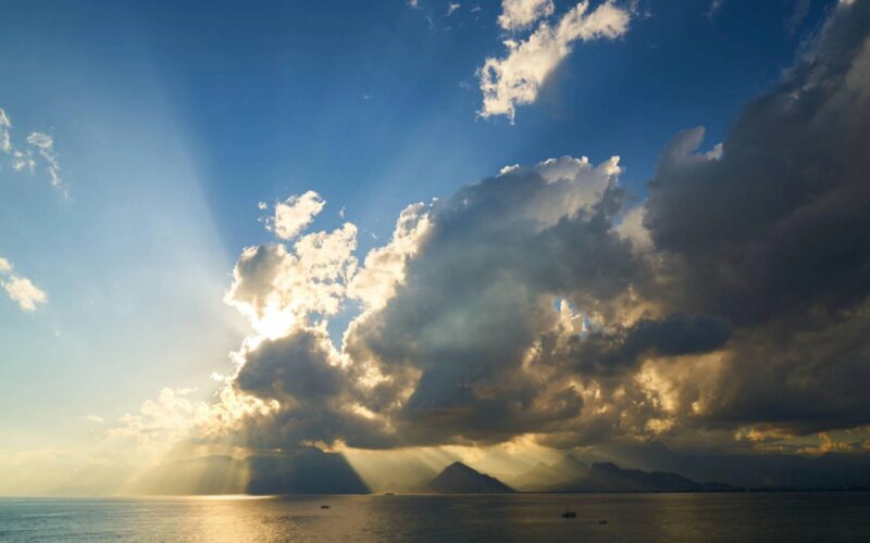 Weekend caldo e soleggiato, poi tornano pioggia e temporali