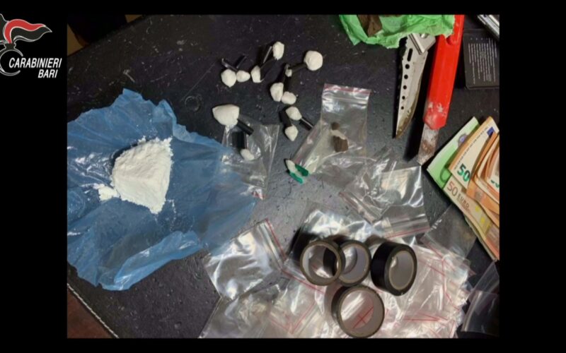 Bari: spaccio droga itinerante con pubblicità su app e prezziario, 14 arresti