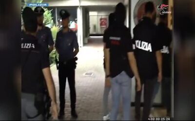 Perquisita sede Do.Ra., sequestrati armi e simboli nazisti