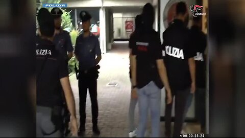 Perquisita sede Do.Ra.[VIDEO], sequestrati armi e simboli nazisti