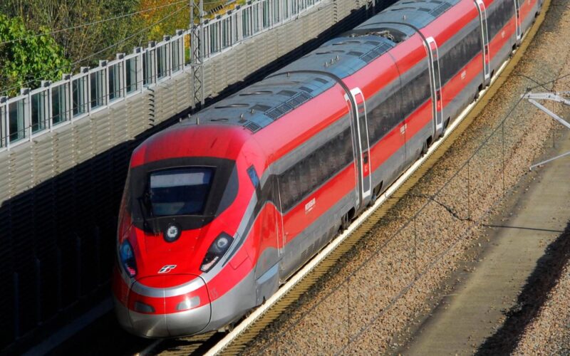 Ritardi fino a 60 minuti sulla Napoli-Roma per un guasto