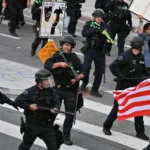 Los Angeles sotto coprifuoco: scontri e arresti in massa