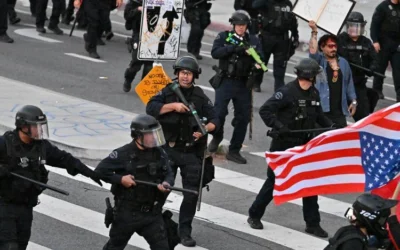 Los Angeles sotto coprifuoco: scontri e arresti in massa