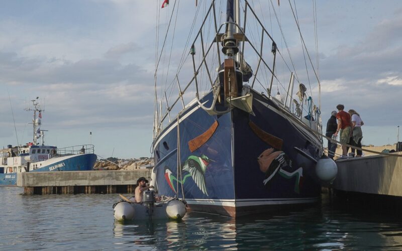 Militari israeliani assaltano la Madleen in acque internazionali