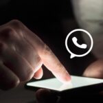 Fino a 10 anni per chi spia WhatsApp, svolta della Cassazione