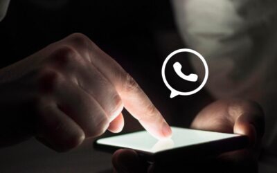 Fino a 10 anni per chi spia WhatsApp, svolta della Cassazione