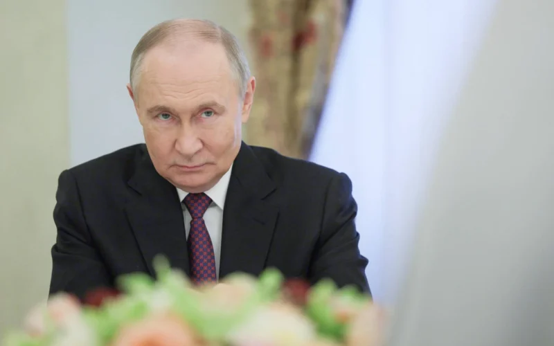 Ucraina, Putin elogia Trump: “È coraggioso, cerca davvero di risolvere il conflitto con Kiev”