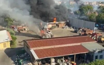 Scampano all’esplosione per cinque minuti di ritardo