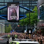 Addio a Ozzy Osbourne: in migliaia a Birmingham