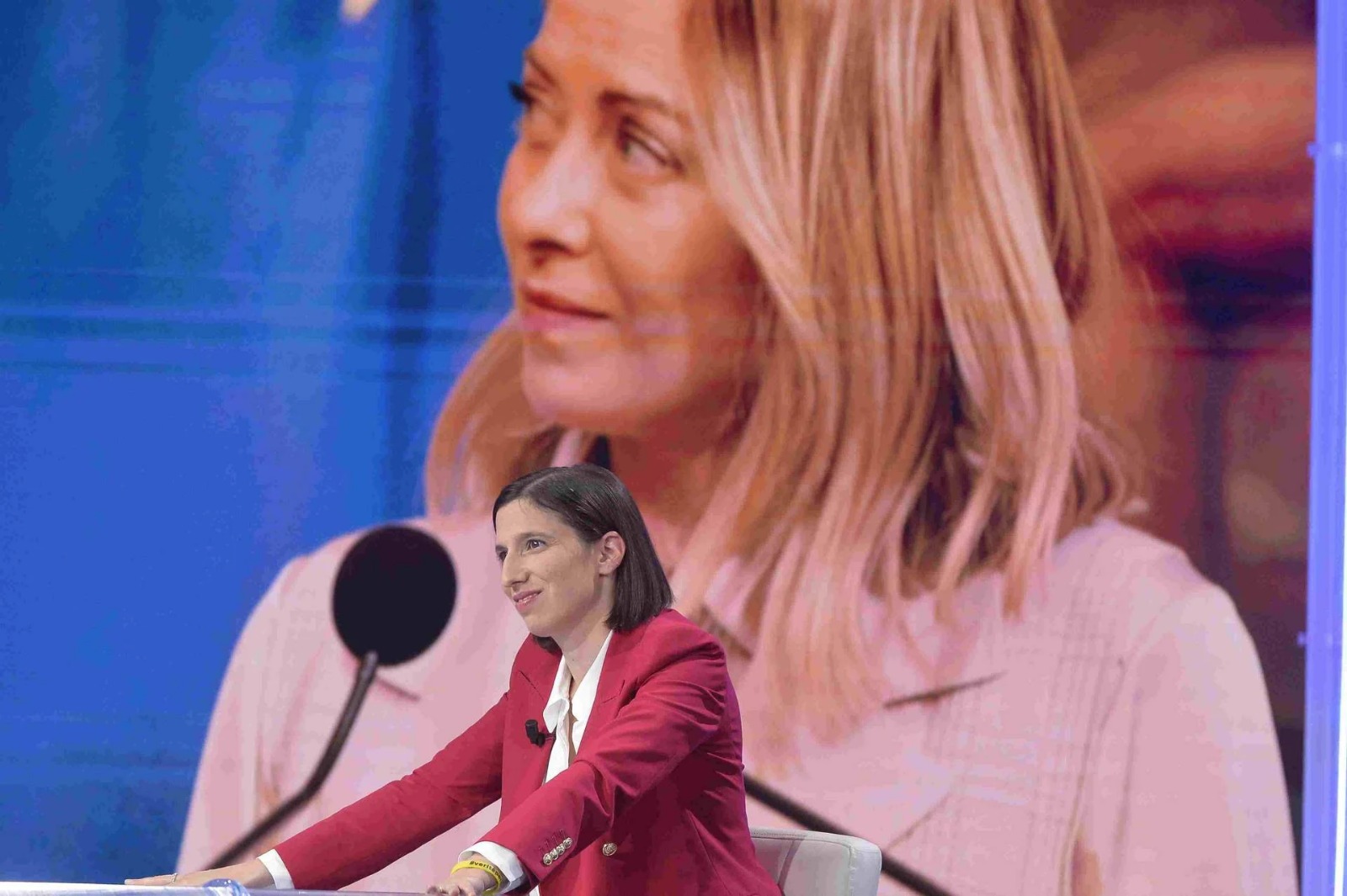 Meloni domina i social, Schlein cresce forte su TikTok