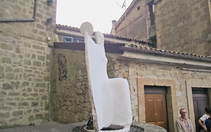 Onano celebra Lina Cavalieri