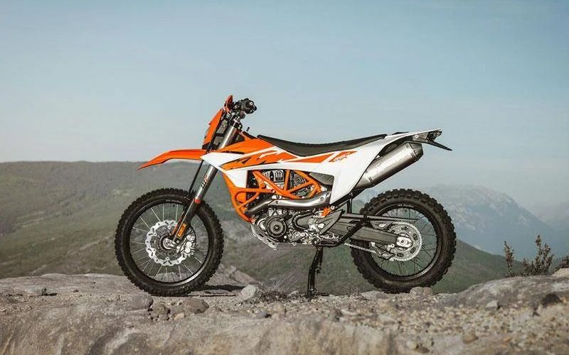 KTM 690 2026: nuova generazione tra strada e off-road