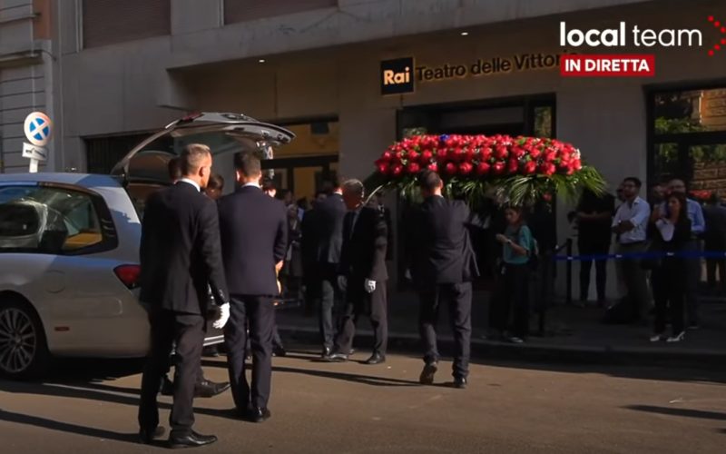 L’addio a un’icona che ha unito il paese in tv, funerali Pippo Baudo