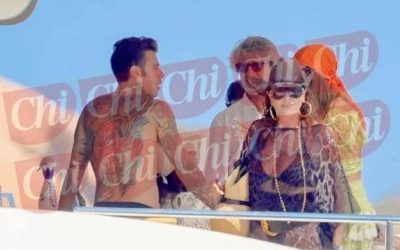 Fedez, La Russa e Santanché insieme sullo yacht in Sardegna
