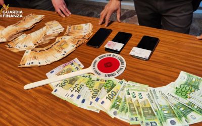 Fermato contrabbando di valuta per 133.000 euro al confine
