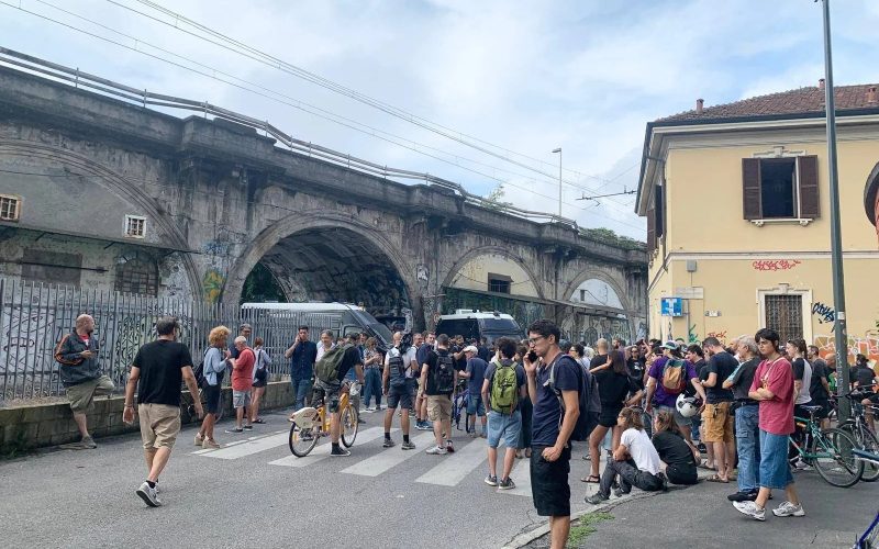 Sgombero Leoncavallo, Messina (99 Posse): “Atto fascista”