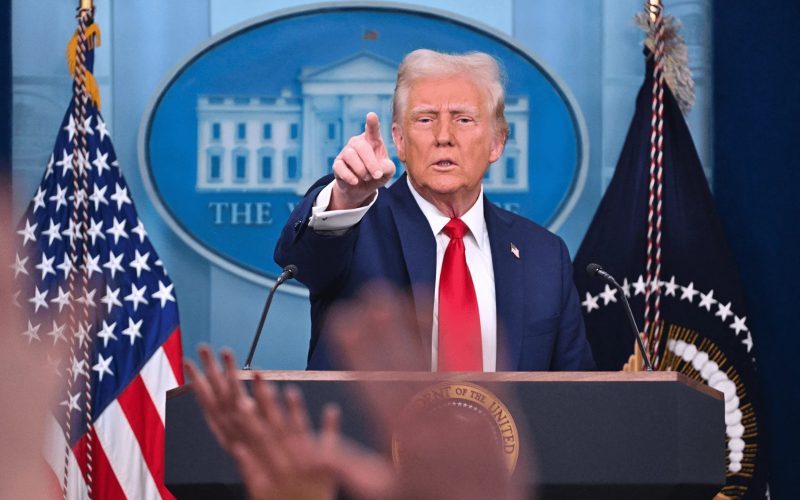 Trump annuncia dazi del 100% su farmaci non Usa