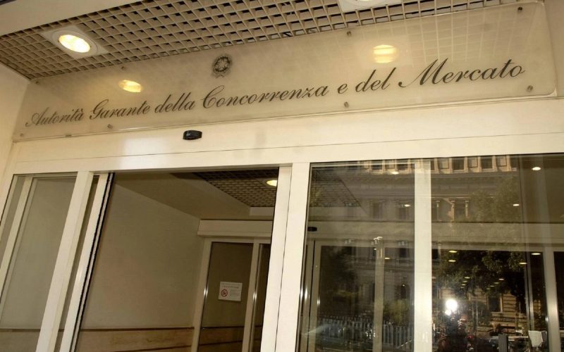 Petrolio, maxi multa Antitrust: 936 milioni alle compagnie