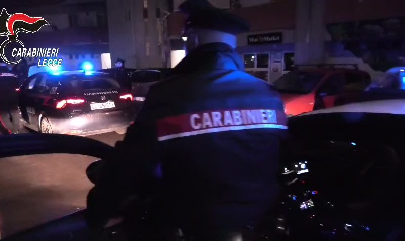 Maxi operazione anti-crimine nel Salento [VIDEO], Carabinieri in azione