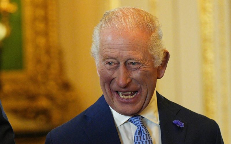 Carlo III ricorda con ironia l’incontro con Tricia Nixon