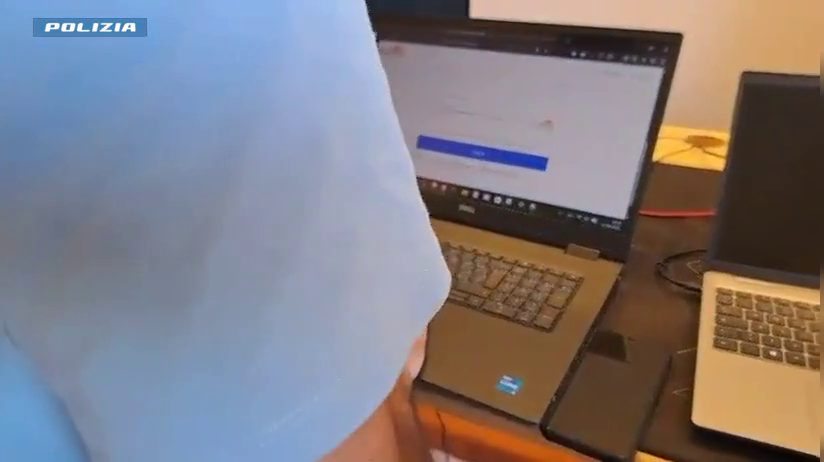 Sequestro della piattaforma phica.eu [VIDEO] dalla Polizia Postale