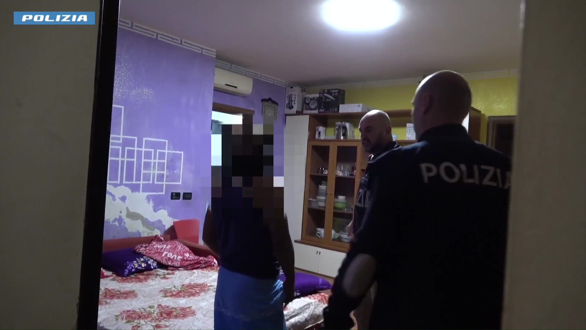 Polizia arresta estremista islamico per reclutamento terrorista