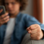 Violenza Digitale: Un Italiano su Tre Vittima di Cyberbullismo Oggi