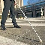 Napoli, finge cecità per 20 anni: arrestati coniugi stabiesi