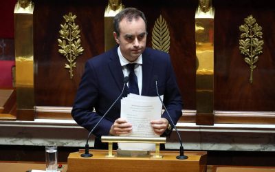 Francia sospende riforma pensioni fino alle elezioni 2027