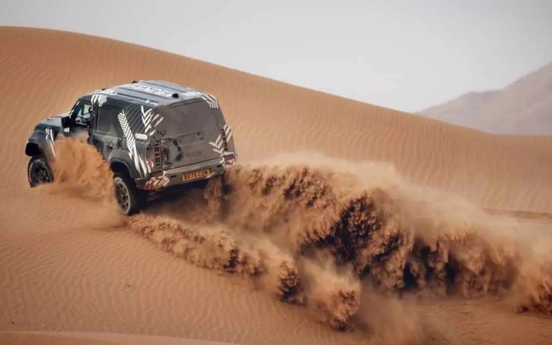 Defender Dakar D7X-R: test nel Sahara verso Dakar 2026