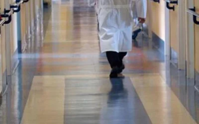 Vetri nella lasagna, giornalista rischia grave intervento