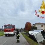 Frontale tra bus di studenti e Suv a Oderzo: un morto