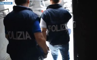 Aggredisce l’ex compagna con una pietra, arrestato a Catania
