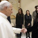 Papa Leone e Pausini, incontro tra fede e musica
