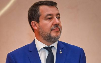 Salvini a Bari, stretta su migranti, scuola e giustizia ora