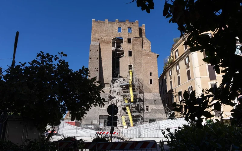 Crollo Torre dei Conti, la figlia dell’operaio morto: “Grazie Italia per averlo accolto”