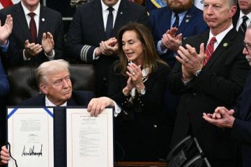 Trump firma la legge, termina shutdown record di 43 giorni