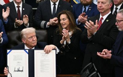 Trump firma la legge, termina shutdown record di 43 giorni