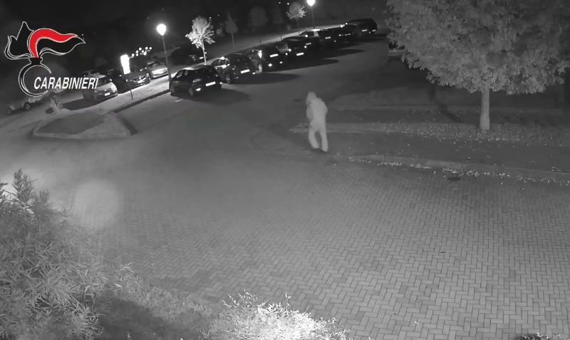 Carabinieri catturano Elia Del Grande [VIDEO] a Cadrezzate